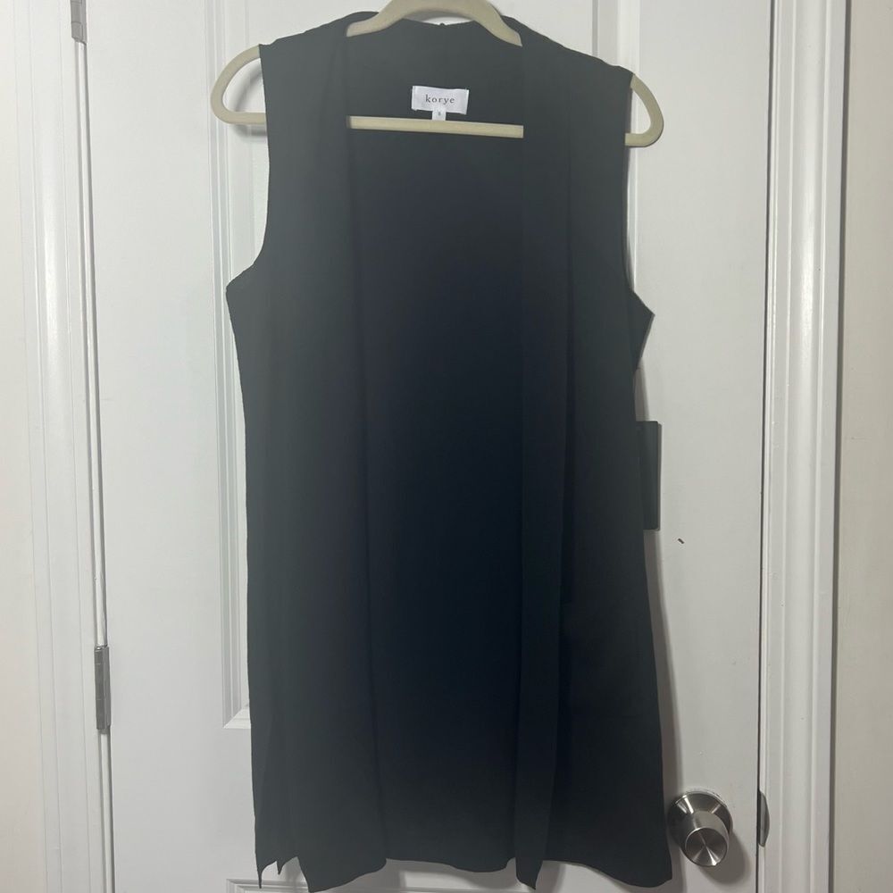 New With Tags Kyore Black Sleeveless Open Sweater Size Small